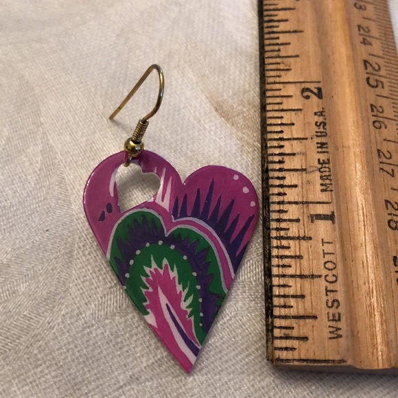 NWOT Kitschy heart pierced earrings - Picture 9 of 9